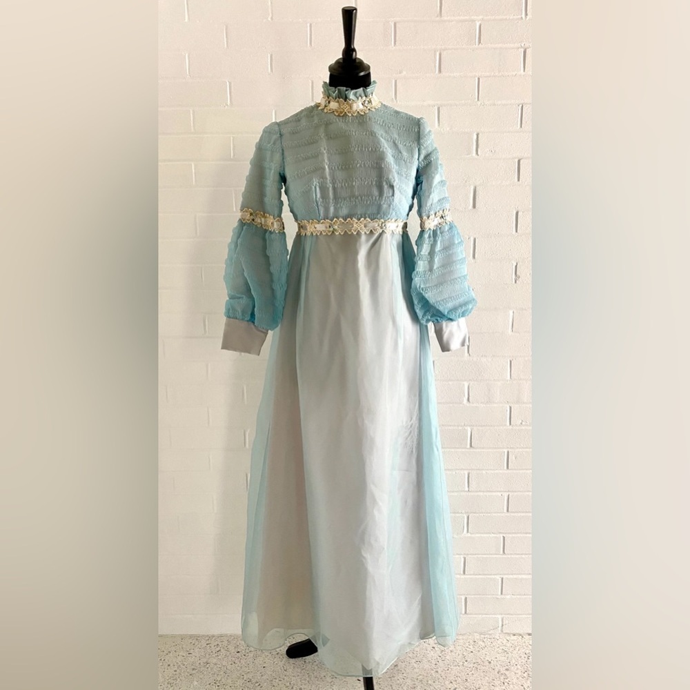 Vintage 1950’s Blue and Cream Long Sleeve Dress